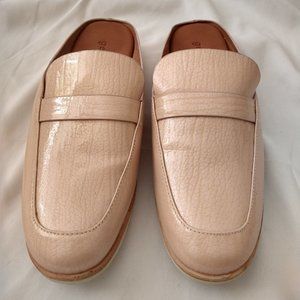 Gentle Souls by Kenneth Cole Loafer Size  7 medium